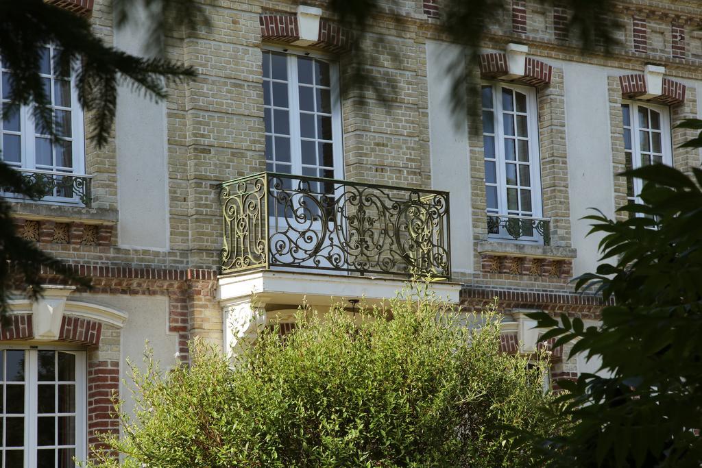 Manoir Le Mesnil Bed & Breakfast Saint-Martin-aux-Chartrains Exterior photo