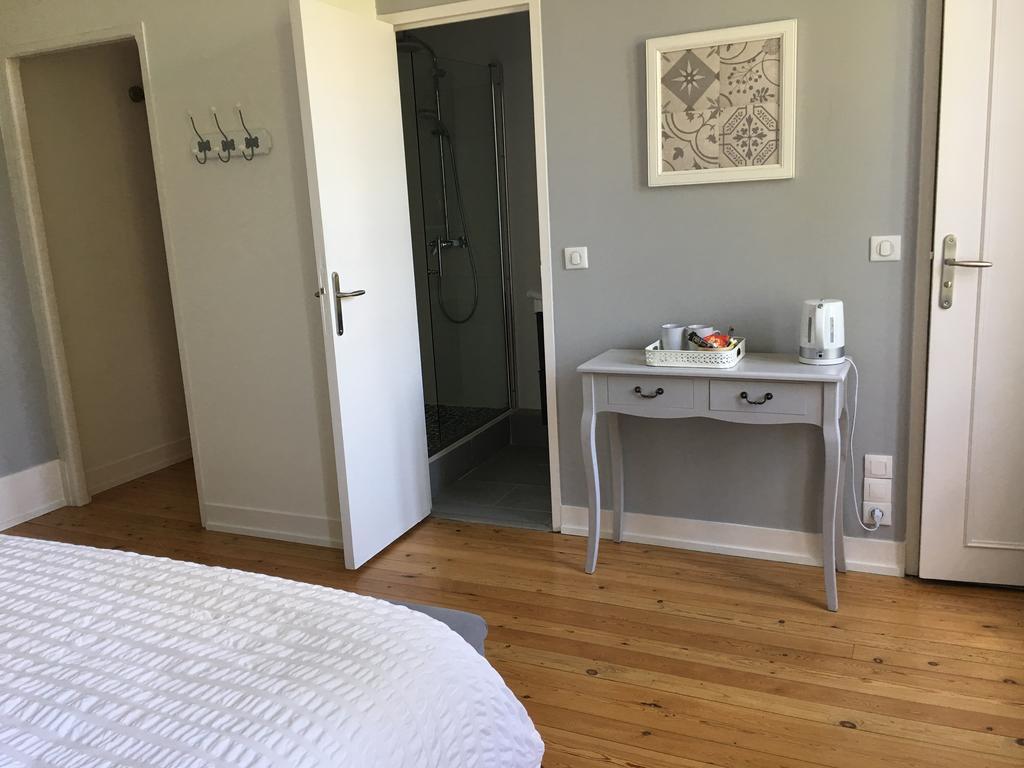 Manoir Le Mesnil Bed & Breakfast Saint-Martin-aux-Chartrains Exterior photo